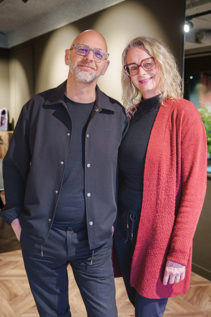 Wouter en partner in de winkel